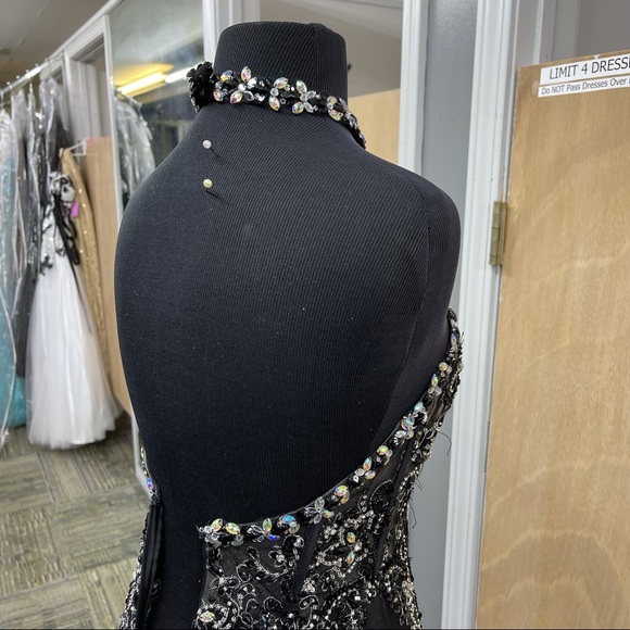 MORI LEE MERMAID STYLE DRESS - Picture 11 of 13